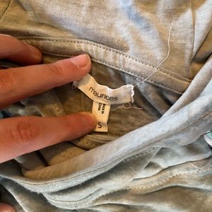 Maurices like new sweater size small